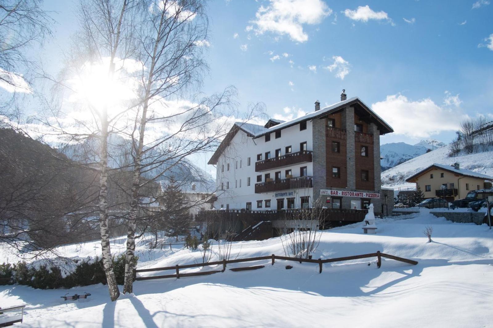 Hotel, Bar & Bistrot Saint Nicolas Gran Paradiso Bagian luar foto