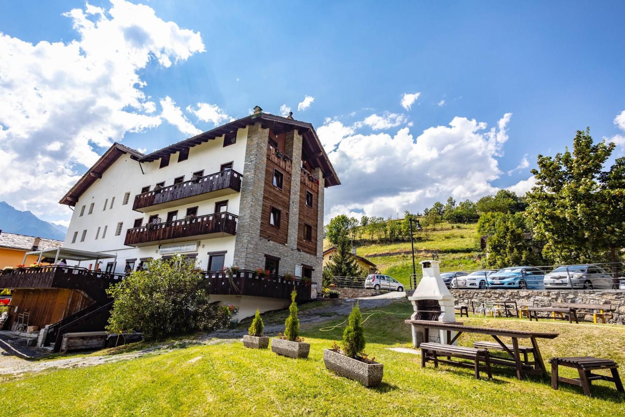 Hotel, Bar & Bistrot Saint Nicolas Gran Paradiso Bagian luar foto