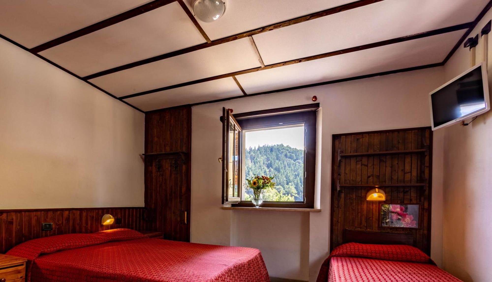 Hotel, Bar & Bistrot Saint Nicolas Gran Paradiso Bagian luar foto