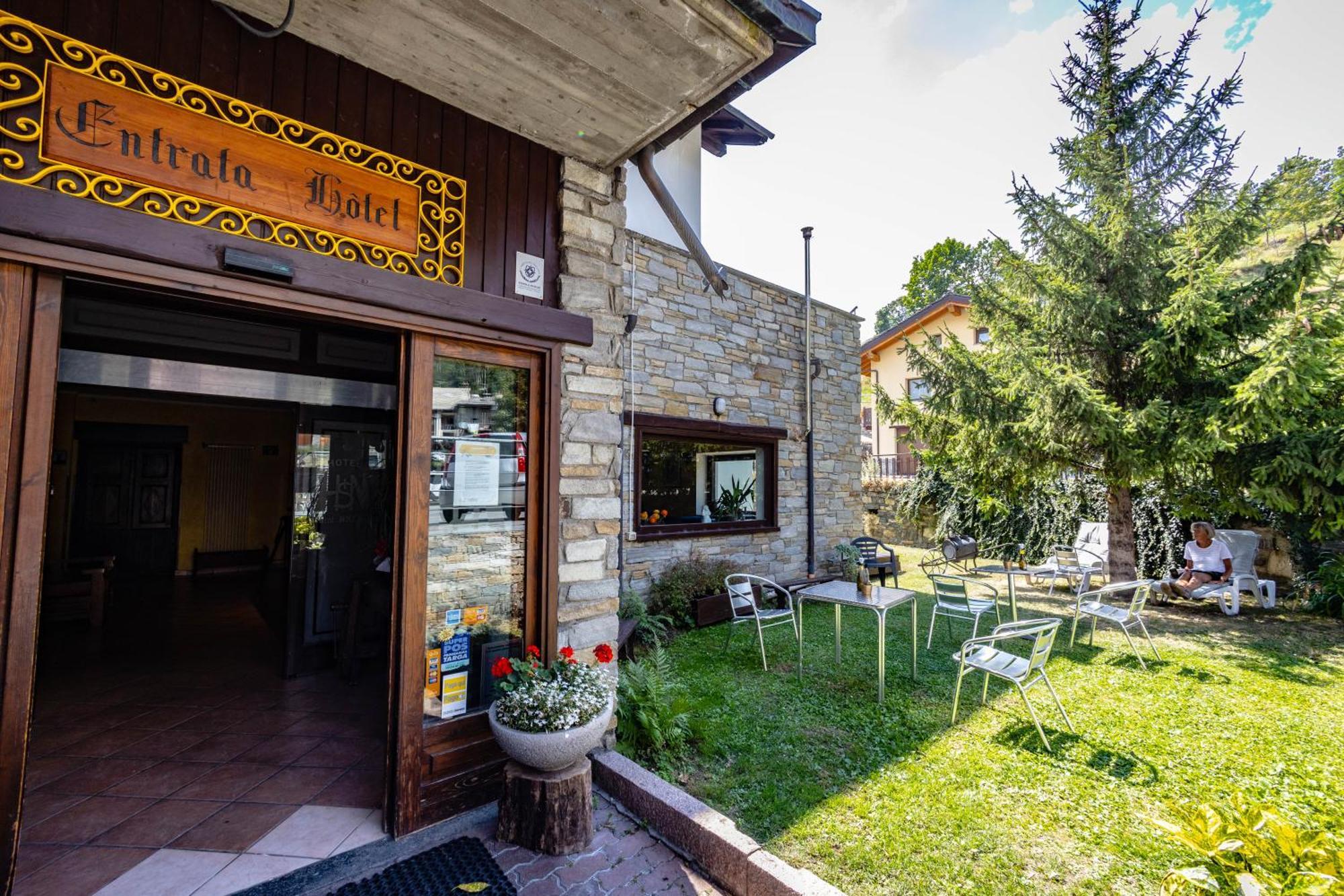 Hotel, Bar & Bistrot Saint Nicolas Gran Paradiso Bagian luar foto