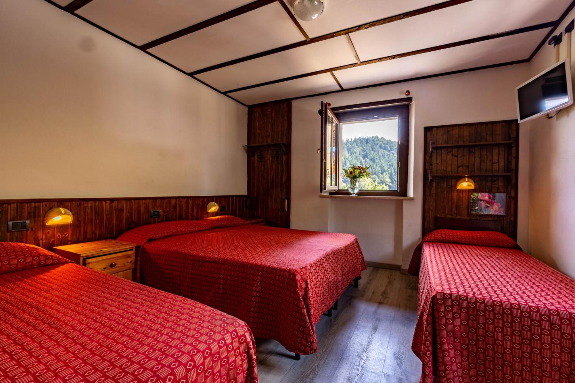 Hotel, Bar & Bistrot Saint Nicolas Gran Paradiso Bagian luar foto