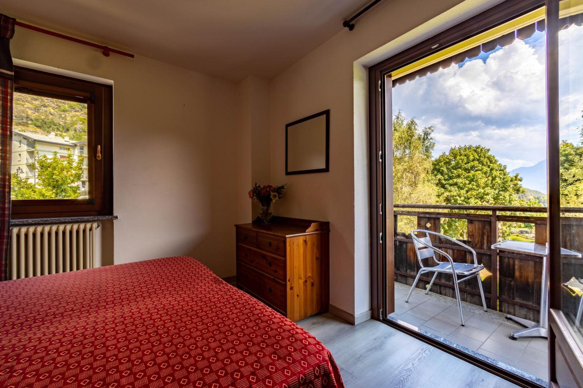 Hotel, Bar & Bistrot Saint Nicolas Gran Paradiso Bagian luar foto