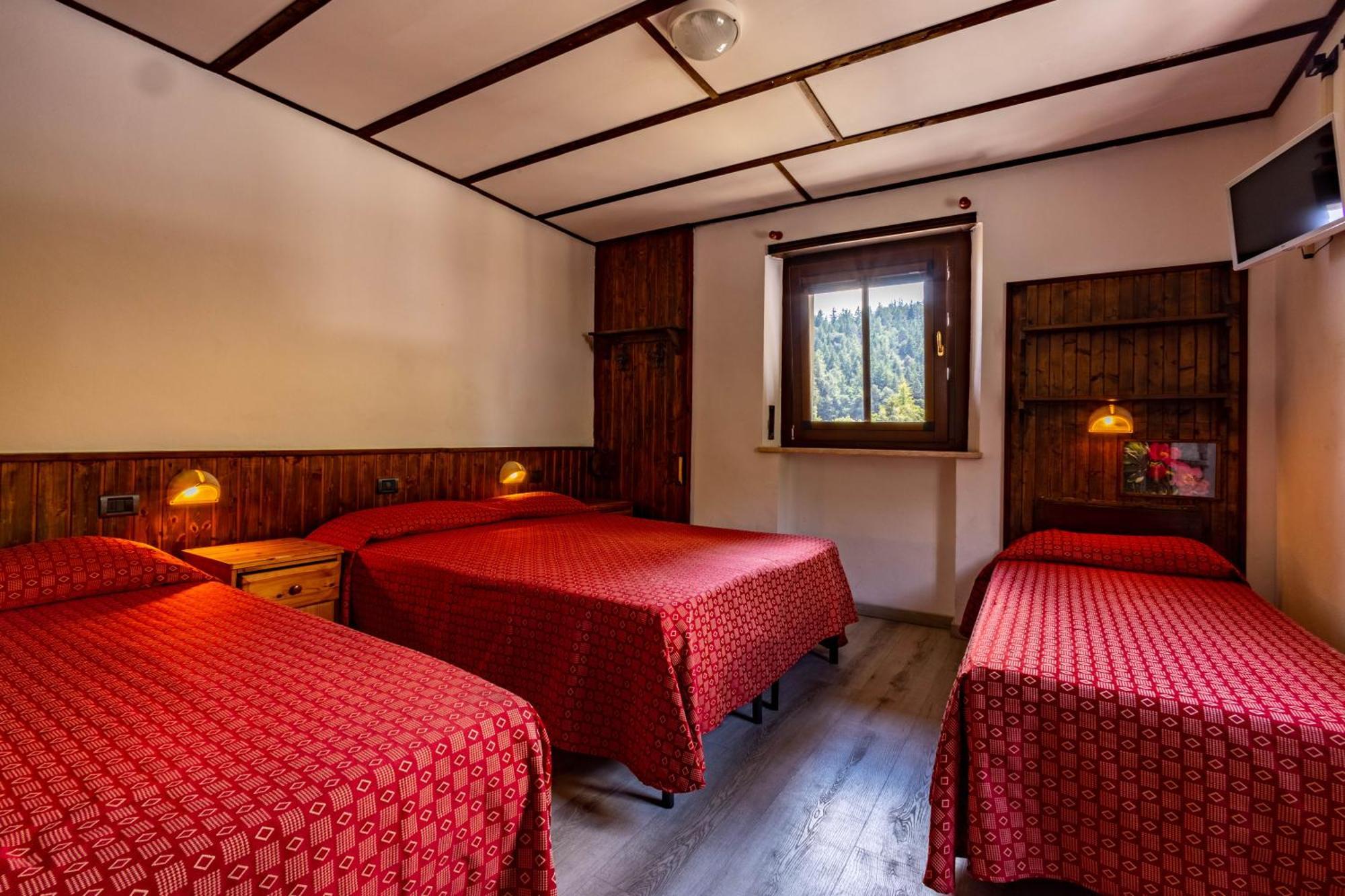 Hotel, Bar & Bistrot Saint Nicolas Gran Paradiso Bagian luar foto
