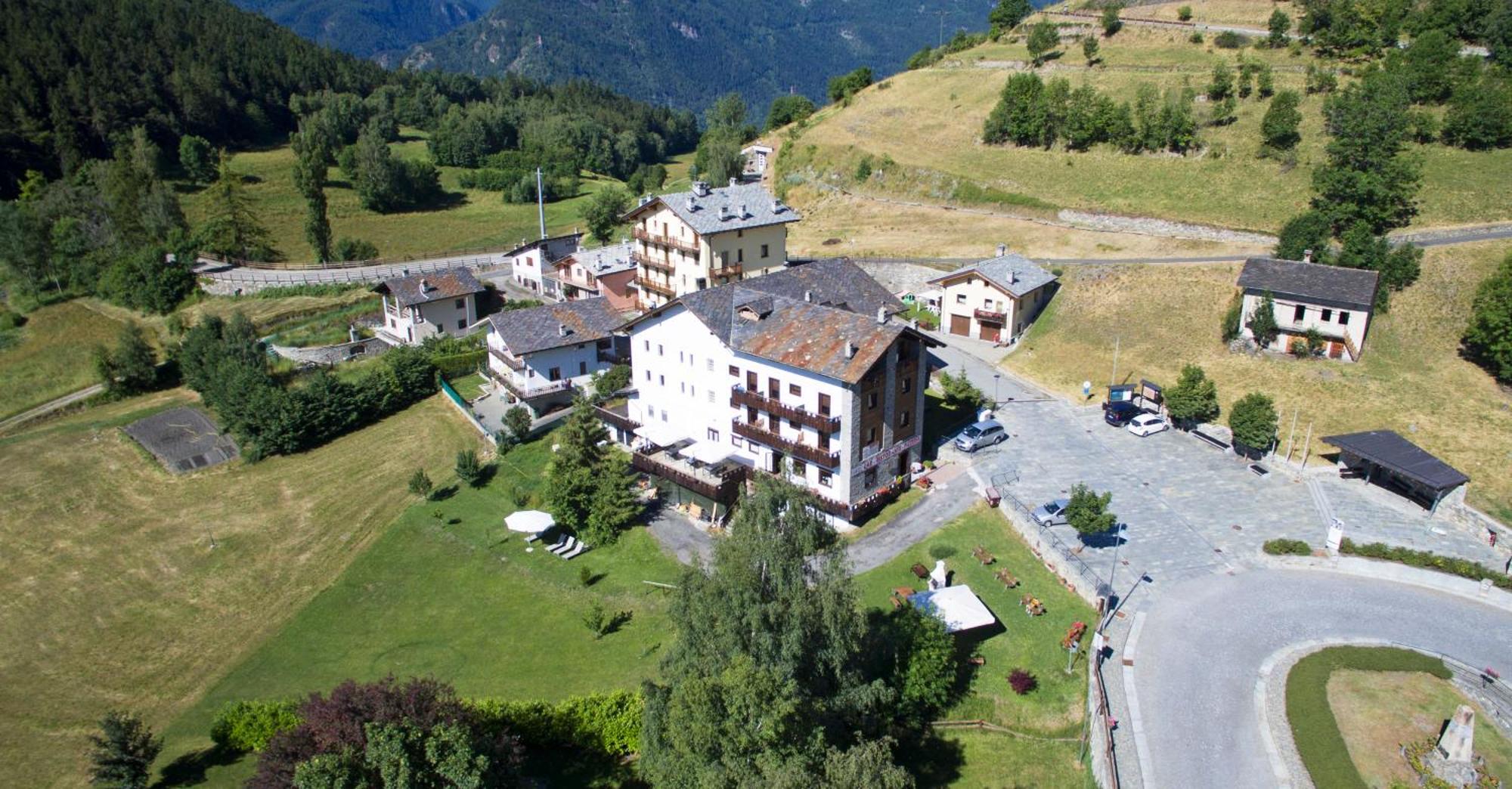 Hotel, Bar & Bistrot Saint Nicolas Gran Paradiso Bagian luar foto